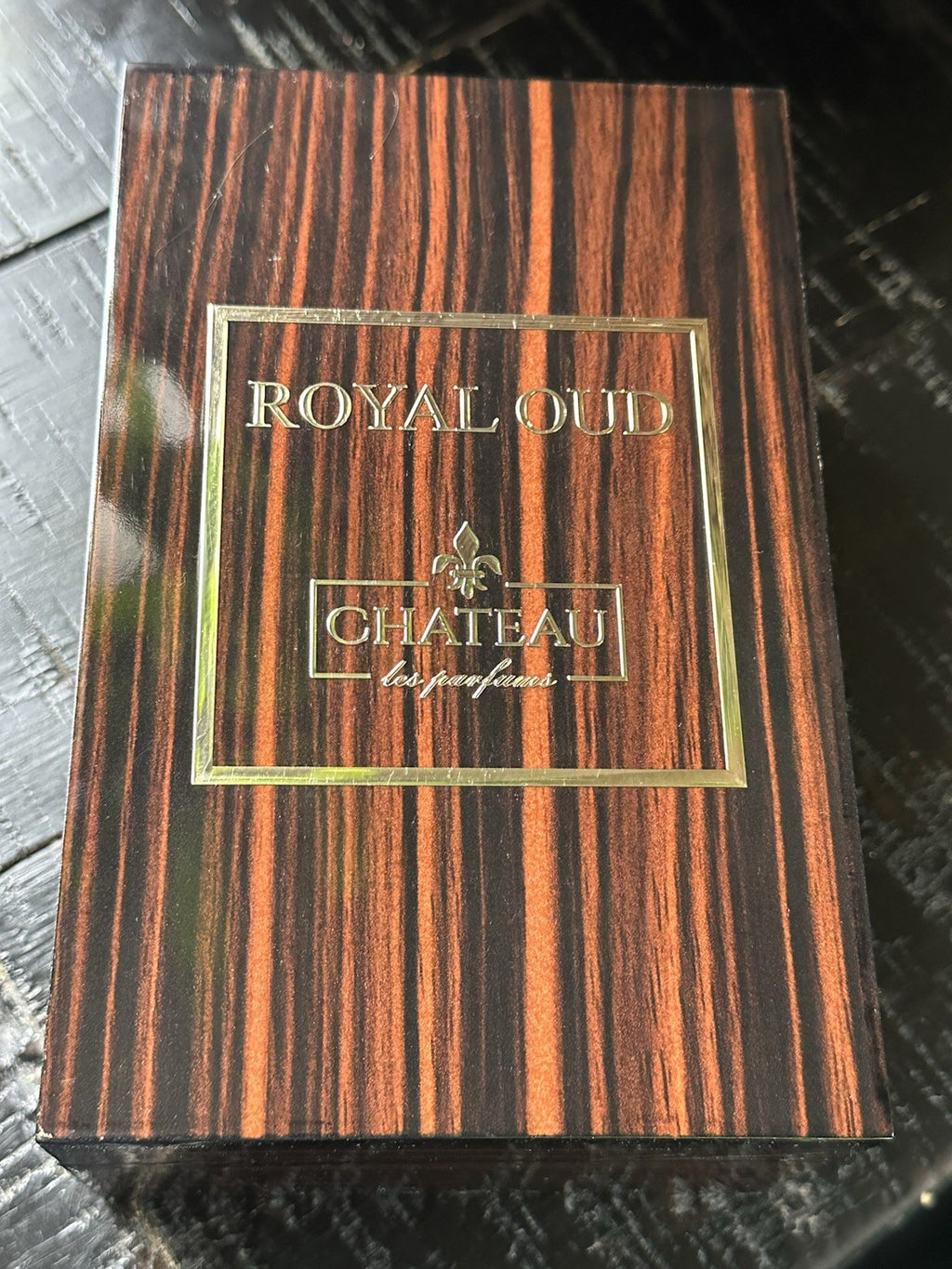 Chateau Les Parfums Royal Oud box and bottle