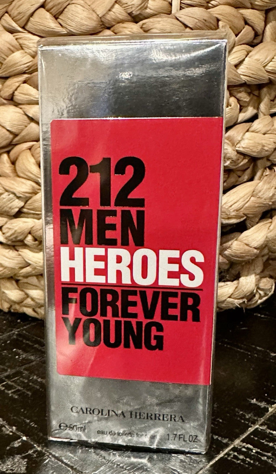 Carolina Herrera 212 Men Heroes Forever Young for Men 50 ml