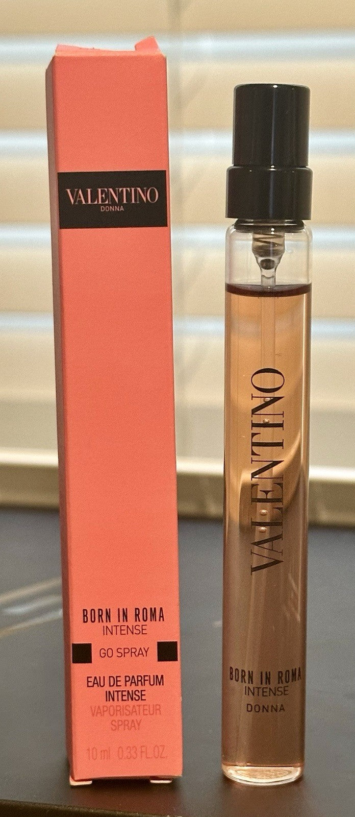 Valentino Donna Born in Roma Intense 10ml Go Spray and box