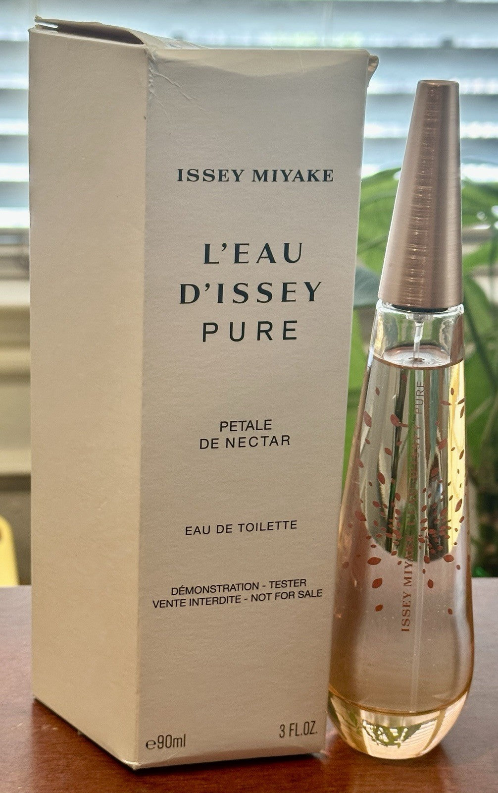 Pure Petale de Nectar bottle and box