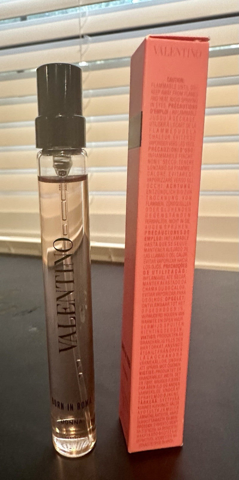 Valentino Donna Born in Roma Eau de Parfum Go Spray for Women 10 ml