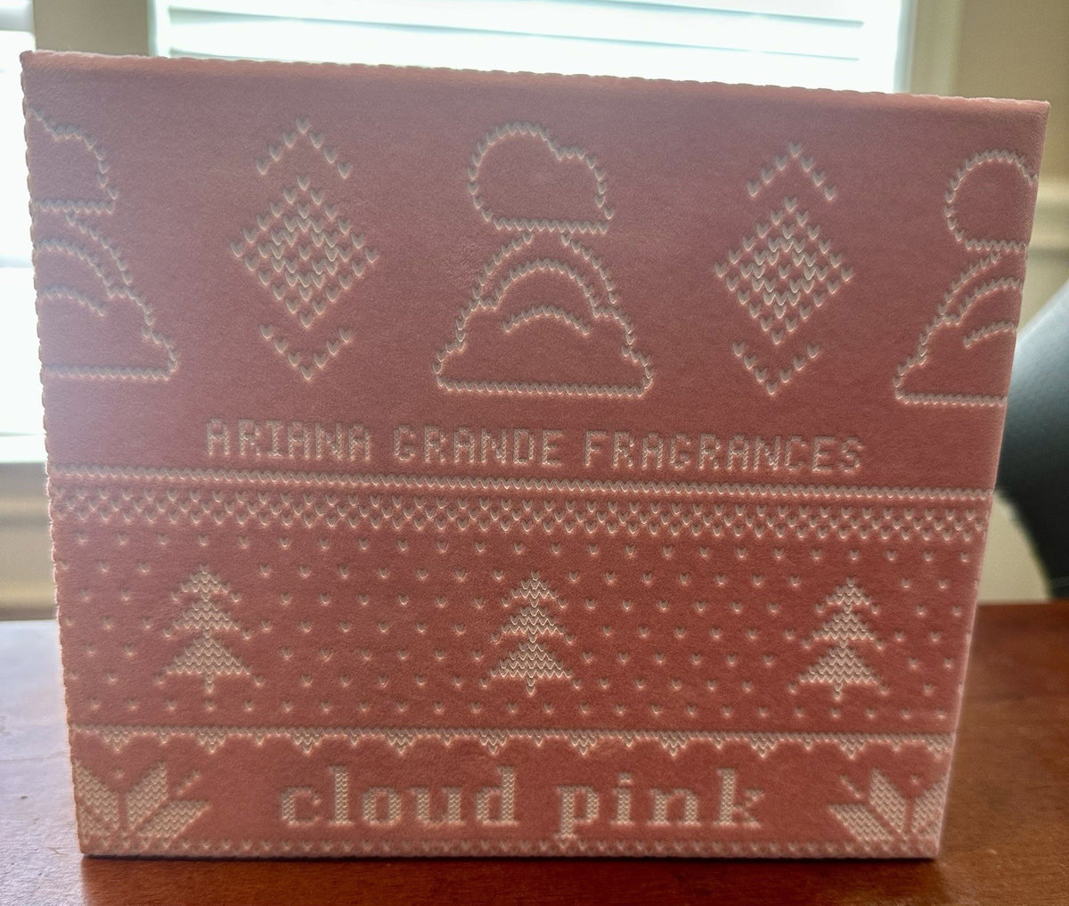 Ariana Grande Cloud Pink Gift Set ( EDP + Travel Spray) Eau de Parfum for Women 30 ml