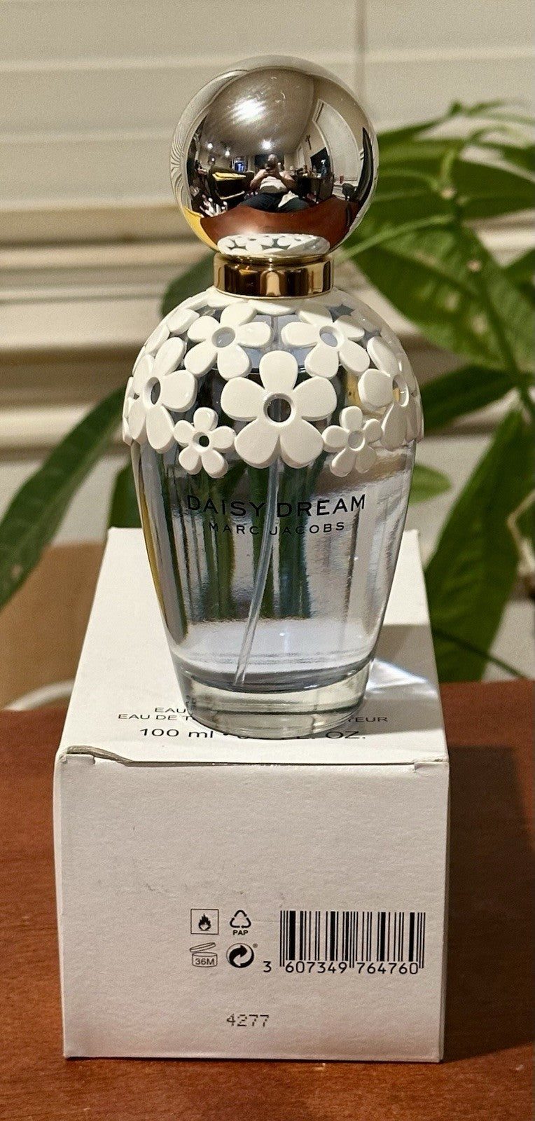 Daisy Dream bottle and box