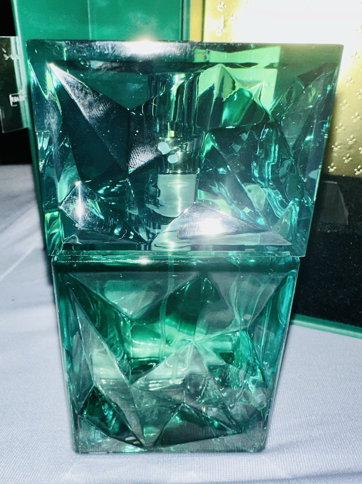 Chateau Les Parfums Azuré bottle with metallic cap