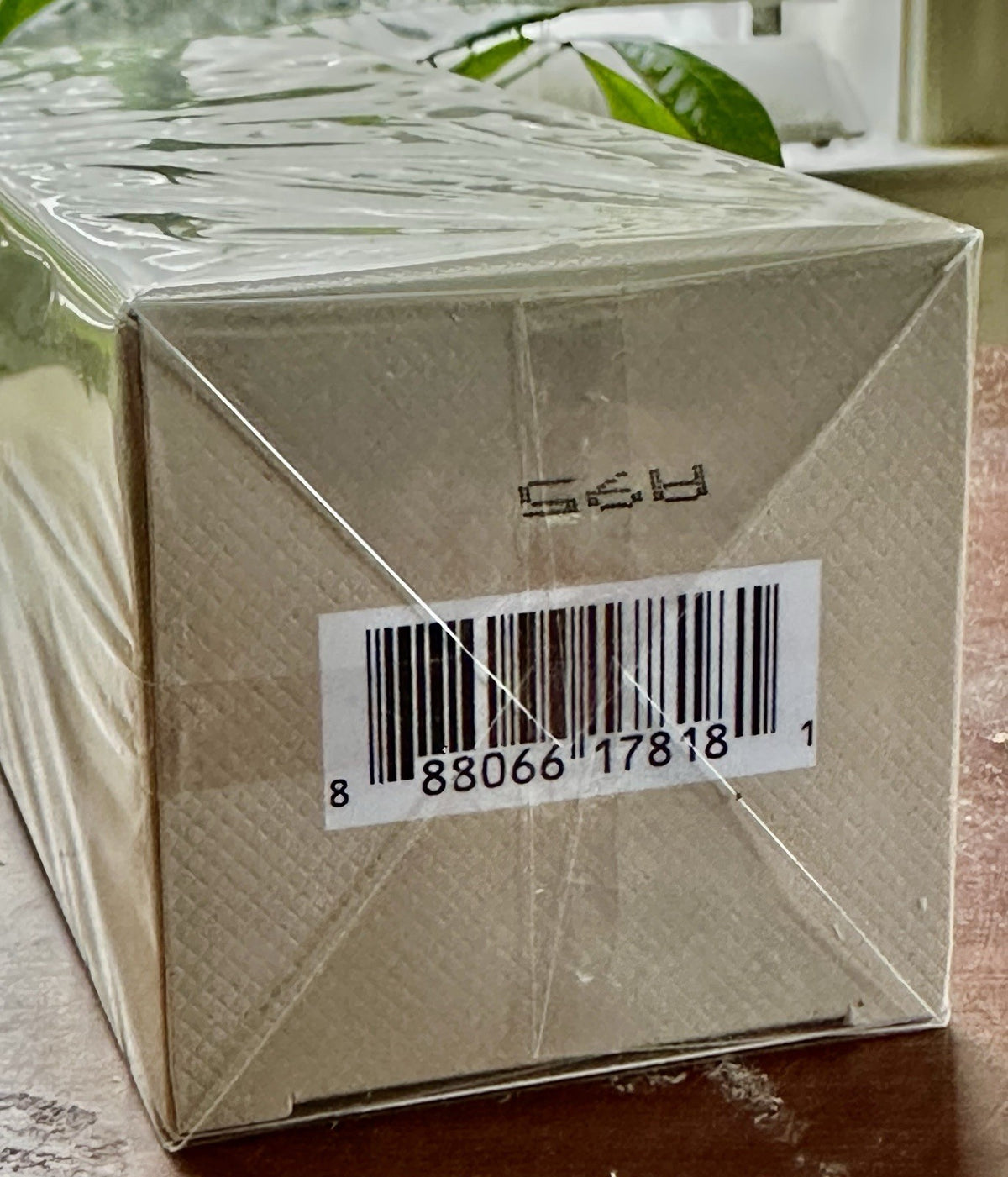 Tom Ford Vanilla All Over Body Spray box barcode