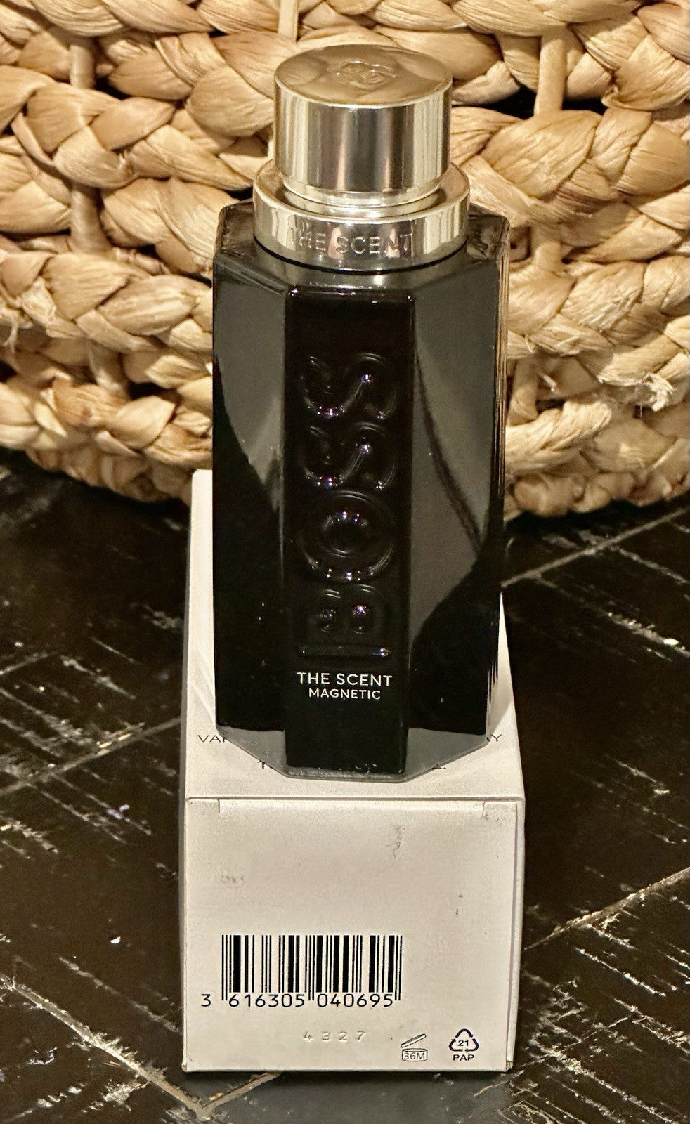 Hugo Boss The Scent Magnetic bottle and box front