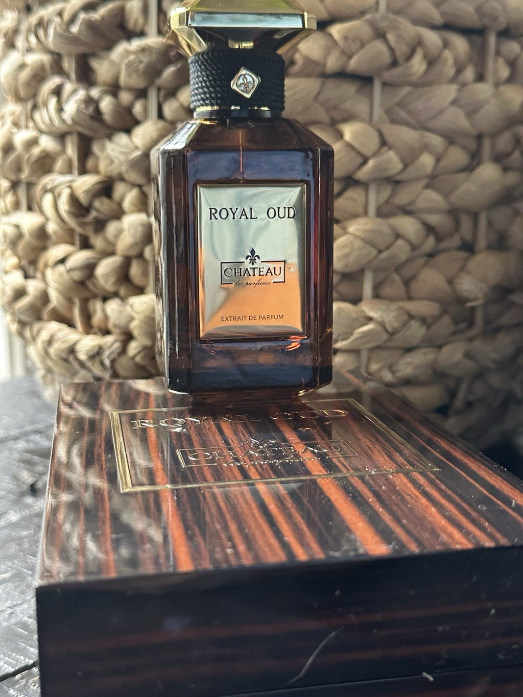Chateau Les Parfums Royal Oud photo 3