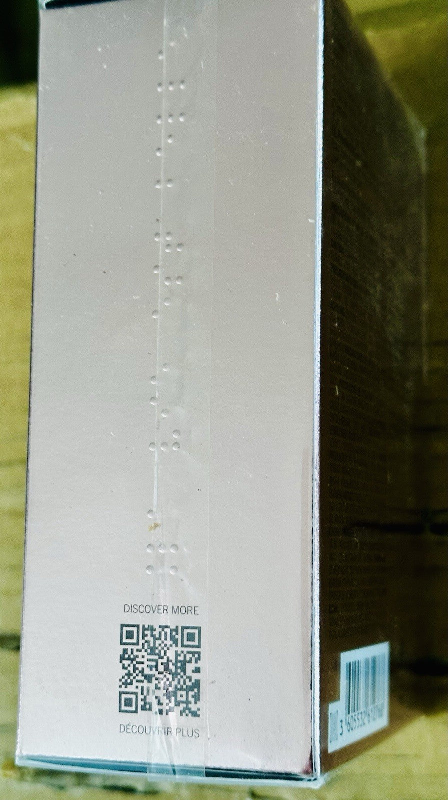 Lancôme La Vie Est Belle EDP bottle detail