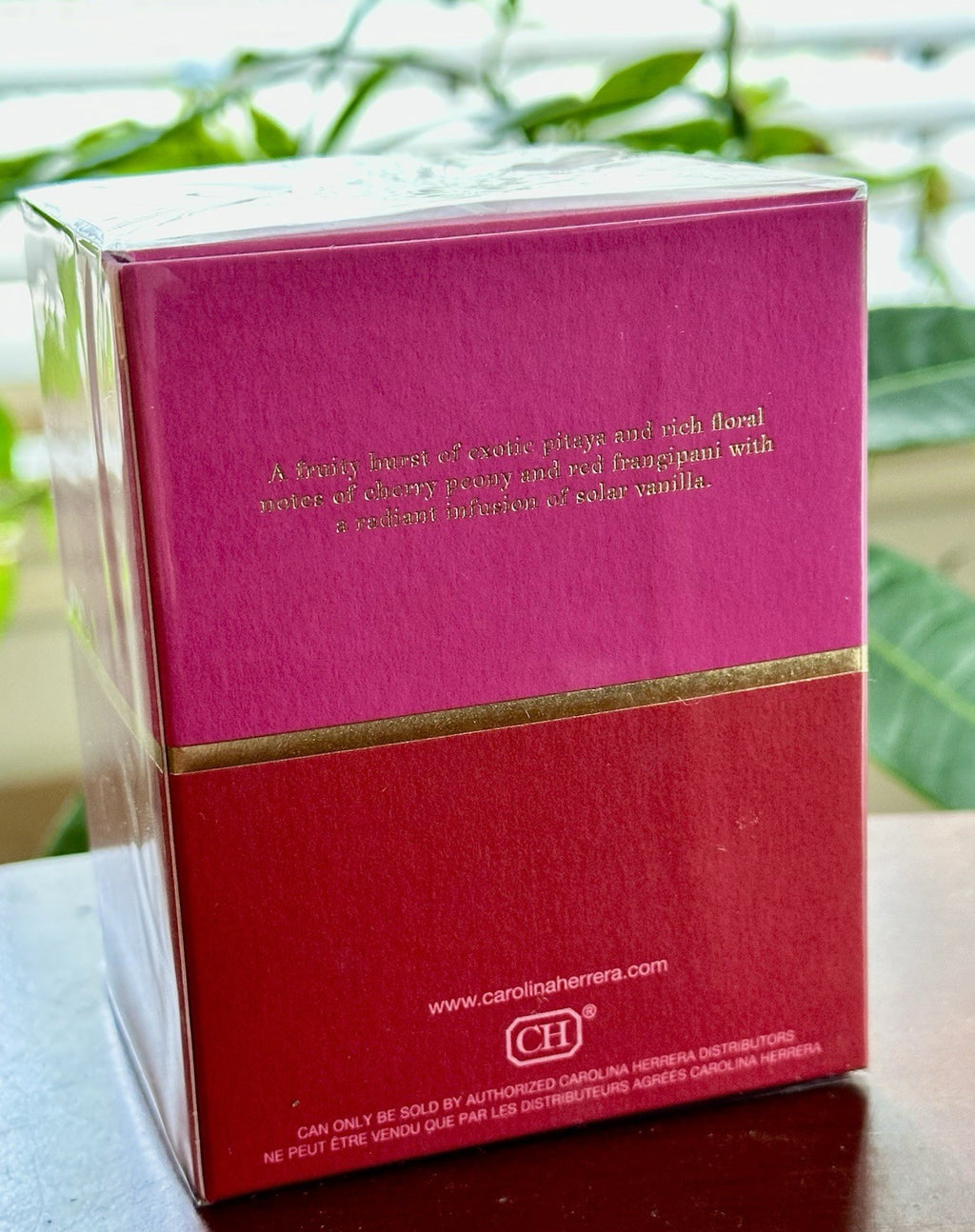 Carolina Herrera La Bomba box with floral accents